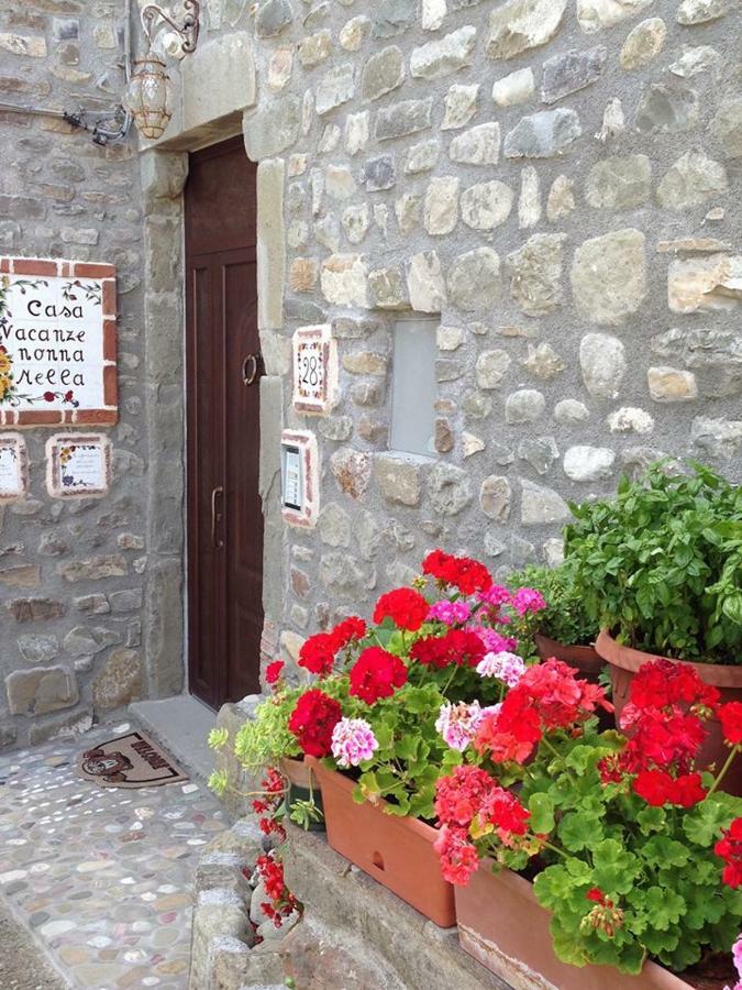 Mini Appartamenti Nonna Nella Barbarasco Exterior photo